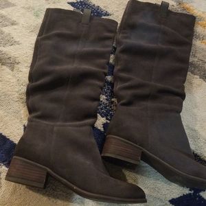 Size 7.5 gray boots